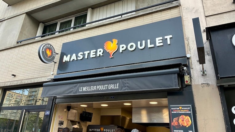 Que se passe-t-il à Saint-Ouen, entre le maire socialiste et l’enseigne Master Poulet ?