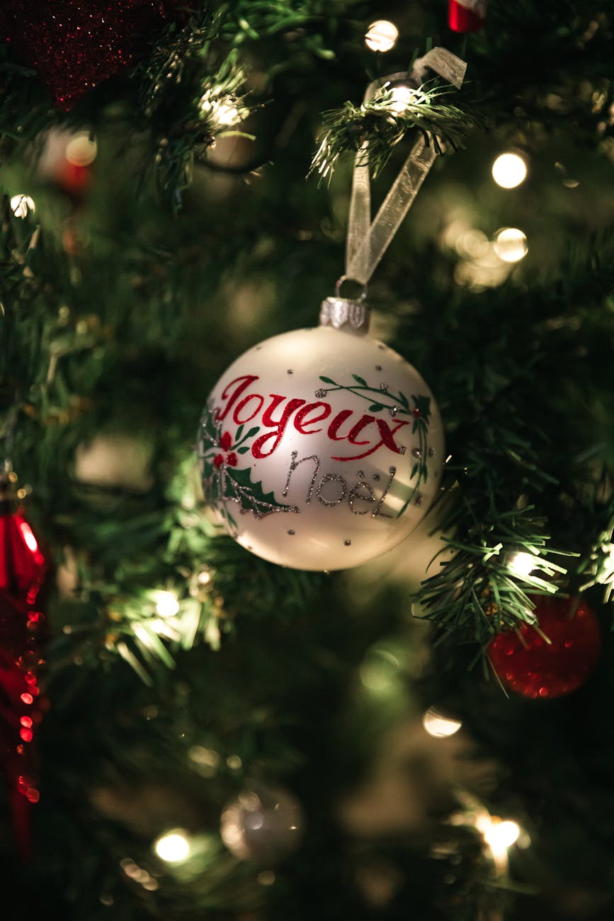 travailler à Noël illustration for Noël au travail le calvaire des pros