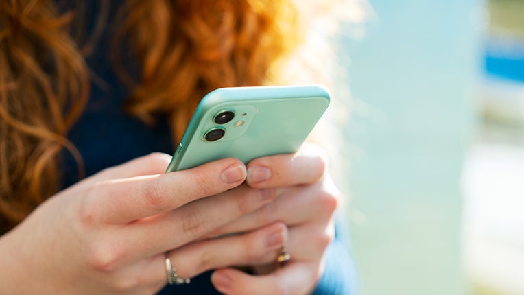 Avant le vote, tout savoir sur la possible interdiction des réseaux sociaux aux moins de 15 ans