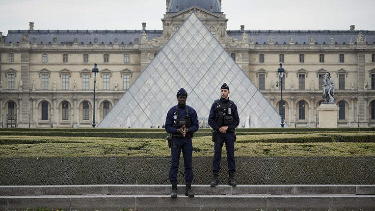 Le casse du Louvre bientôt au ciné ? On ne pouvait pas rêver meilleur scénario pour Romain Gavras
